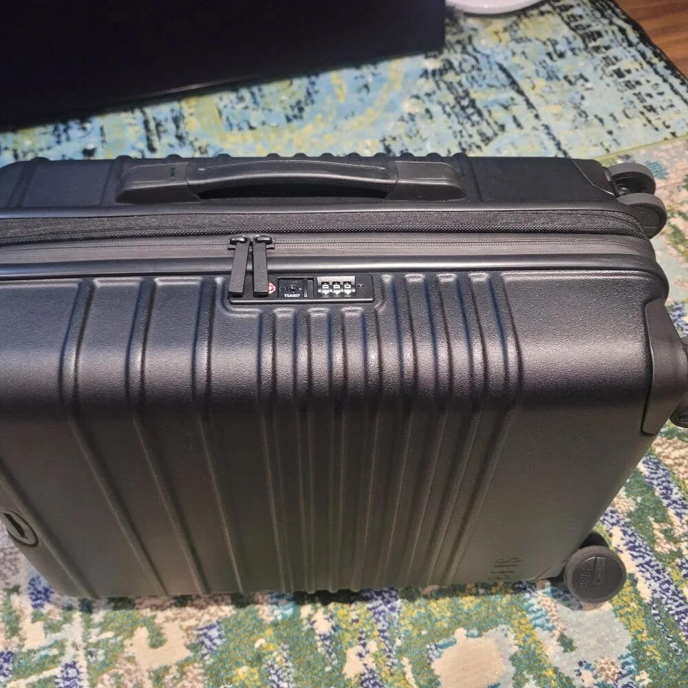BEIS The Carry-On Roller Suitcase 22